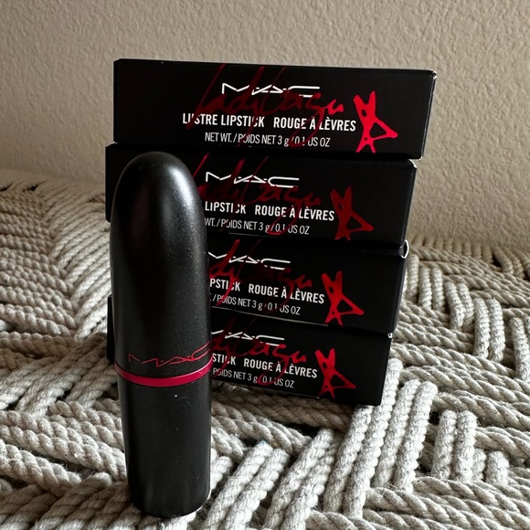 MAC lady Gaga lustre lipstick rouge viva glam Gaga - Picture 9 of 11